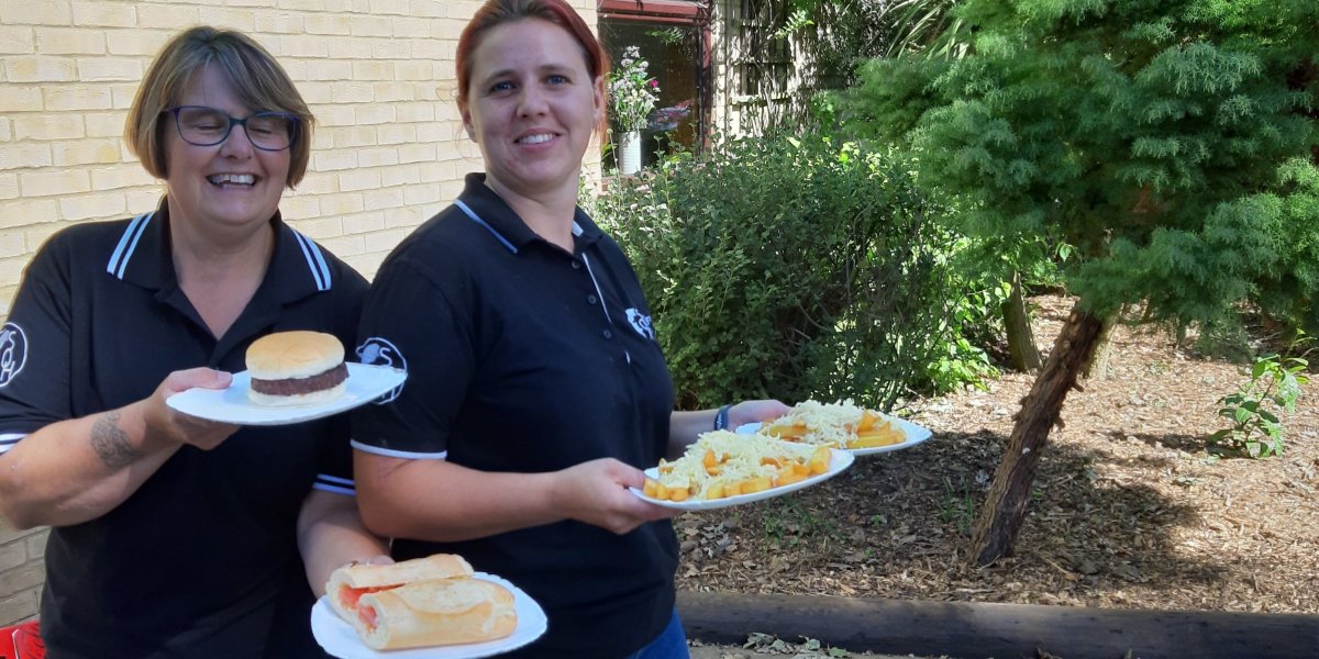 Food Service With a Smile at Sovereign Quarter Horses